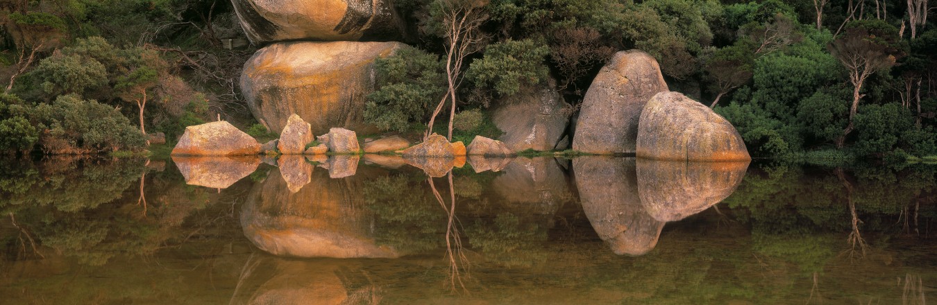 A slideshow of some of Peter Jarver's most iconic fine art photographs, capturing the stunning landscapes and skyscapes of Australia